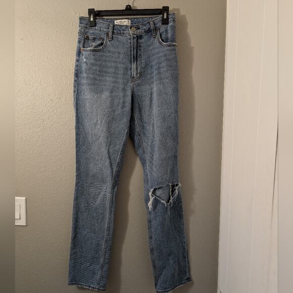 Abercrombie & Fitch Denim - Abercrombie and Fitch 90's slim straight ultra high rise jeans